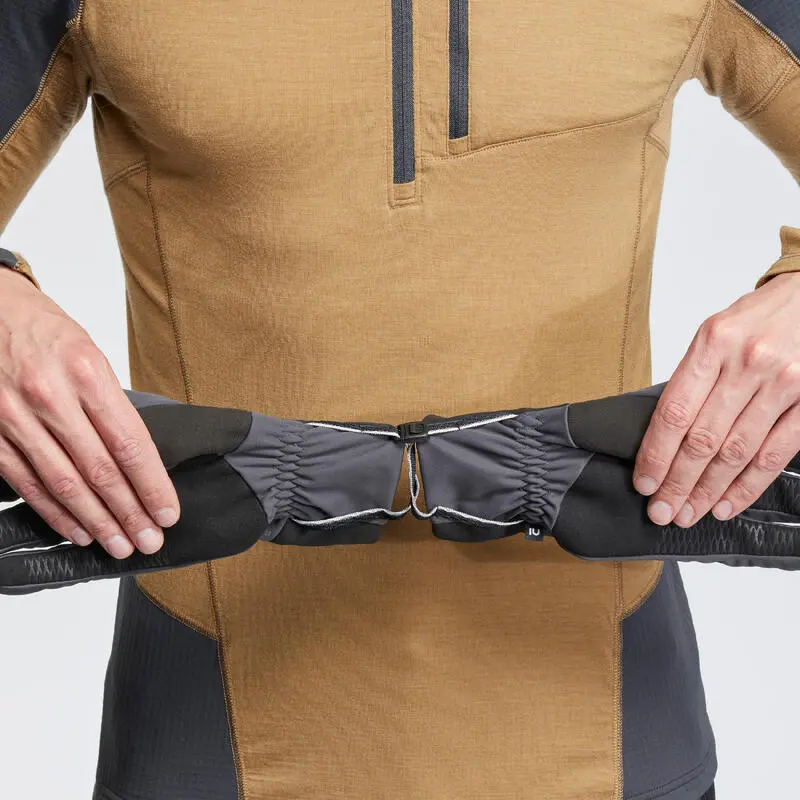 Guantes De Montaña Y Trekking Táctiles Adulto Forclaz MT900 - Imagen 2